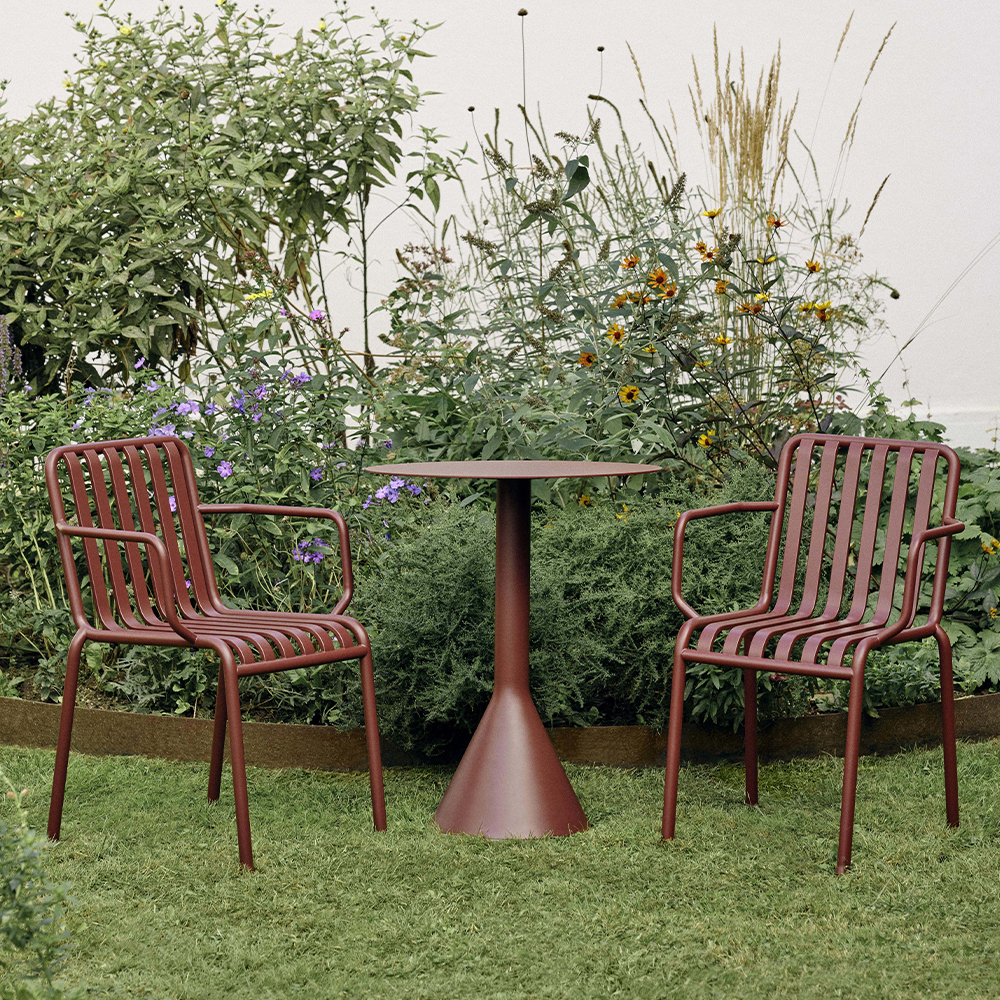 _0000_Palissade_Cone_Table_Palissade_Armchair_iron_red.jpg