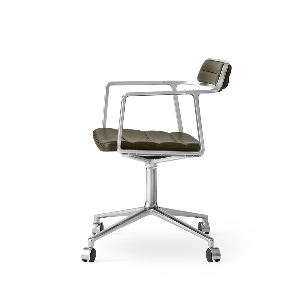 _0000s_0006_vipp-452-swivel-chair-polished-bosco-green-leather-castors-01.jpg