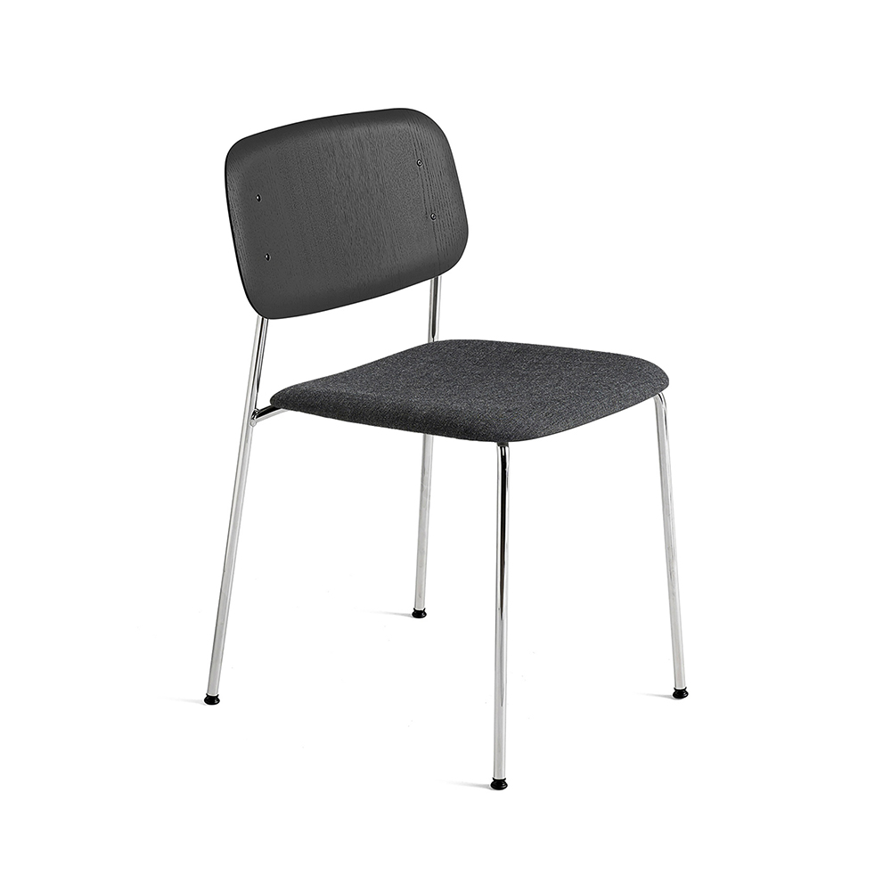_0001_AA352-A157-AA01-01DT_Soft-Edge-40-soft-black-wb-lacquer-oak-back_seat-uph-Remix-173_chromed-steel-base-1.jpg