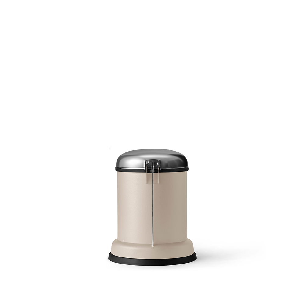 _0002_vipp-14-pedal-bin-beige-03-rgb.jpg