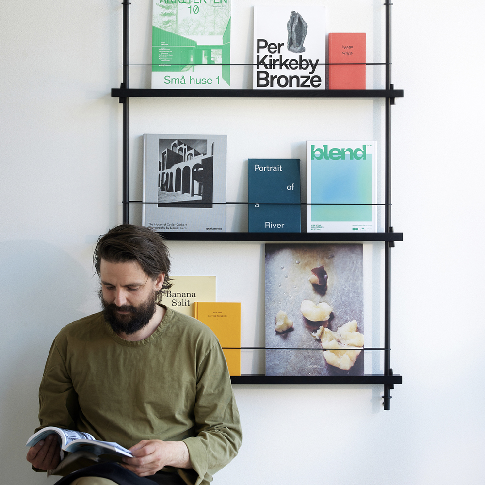 _0003_MOEBE_Magazine-Shelving_IC_Black_Black_High-Res_5.jpg