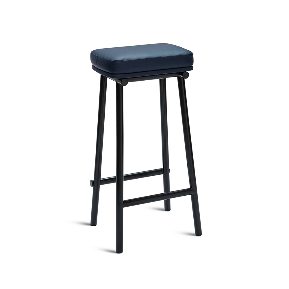 _0004_tubby_stool_leather_78.jpg