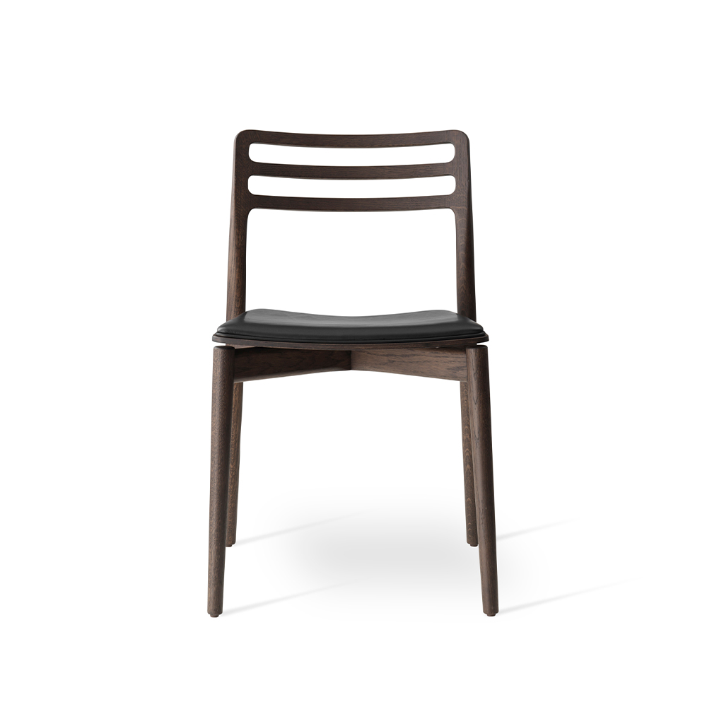 _0005_Vipp481_dark-oak-blackleather-02.jpg