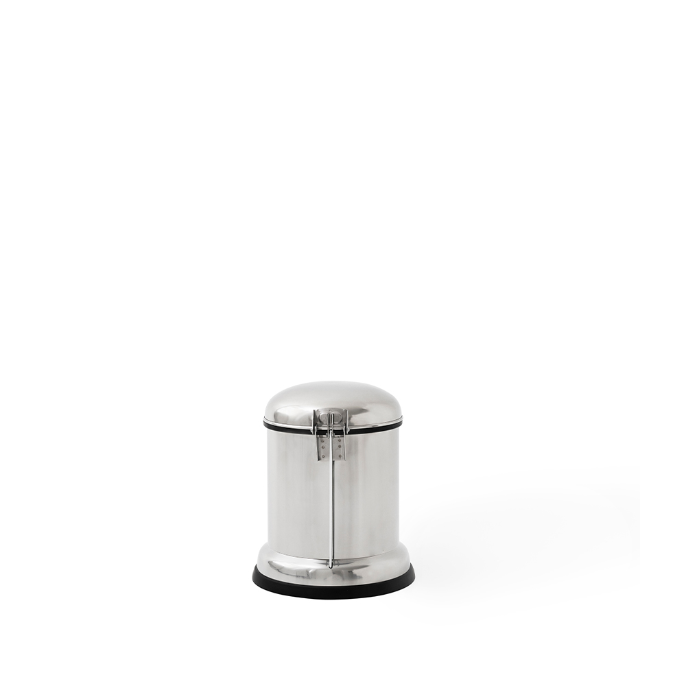 _0006_vipp-13-pedal-bin-stainless-steel-03.jpg