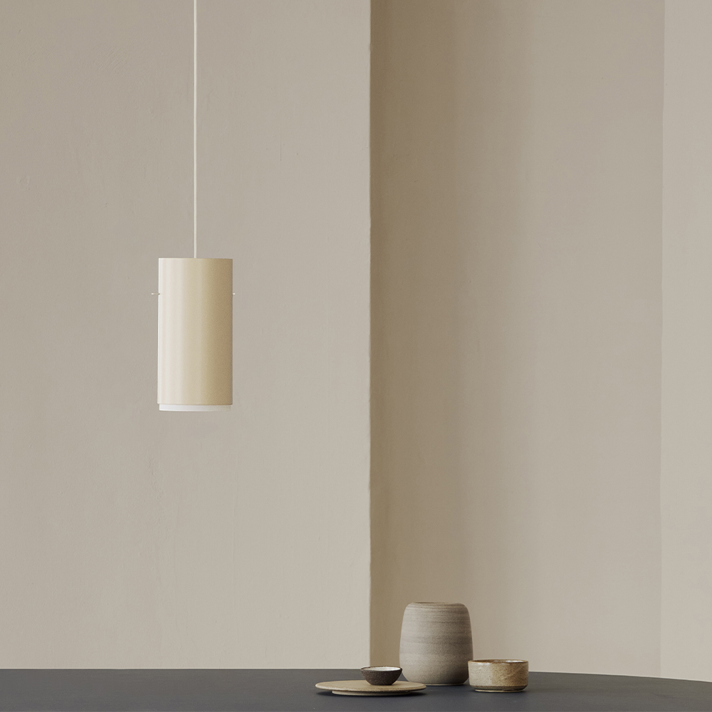 _0008_MOEBE_Tube-Pendant_IC_Large_Beige_High-Res_01.jpg