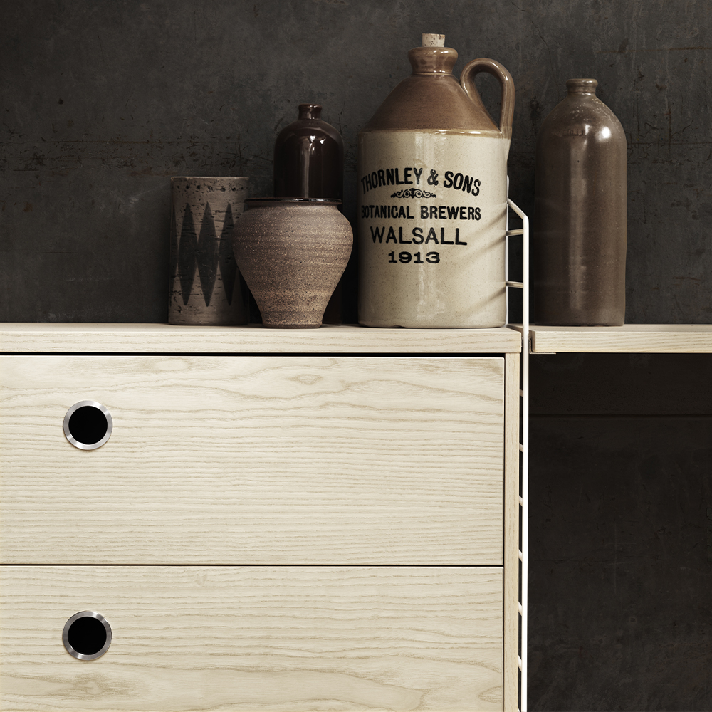 _0009_string-system-livingroom-chest-ash-closeup2_portrait-1.jpg