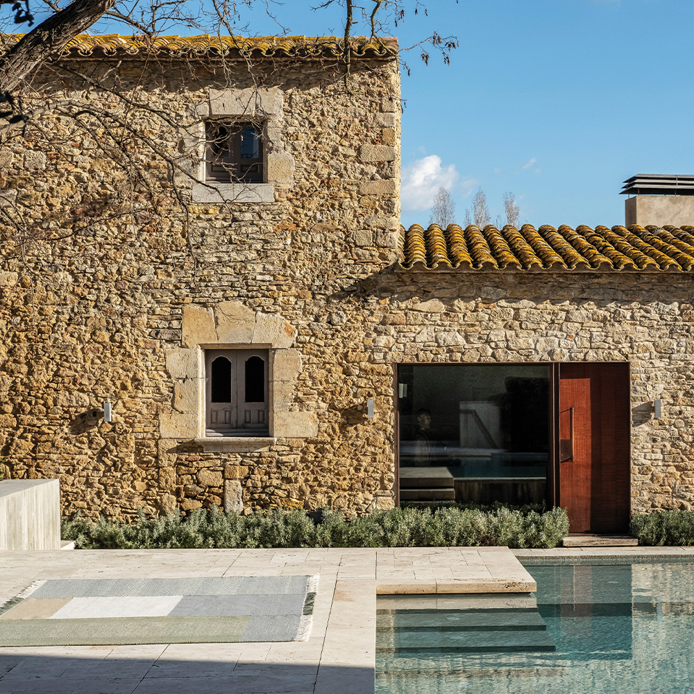 _0010_nanimarquina_Tres-Outdoor_Black_AlbertFont8.jpg