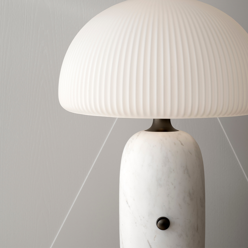 _0012_vipp-592-sculpture-table-lamp-white-marble-01-01.jpg