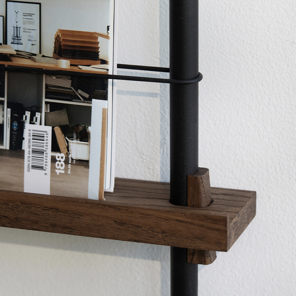 _0018_MOEBE_Magazine-Shelving_IC_Smoked-Oak_Black_High-Res_4.jpg