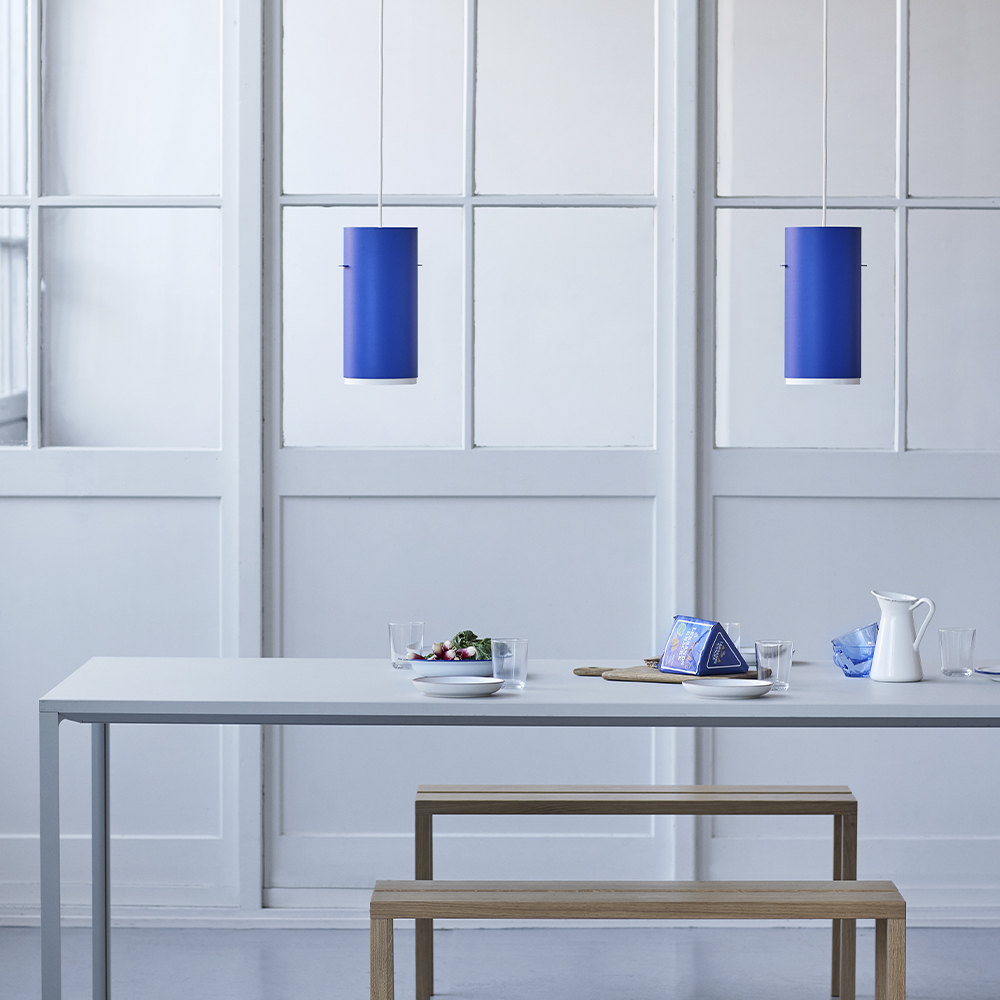 _0019_MOEBE_Tube-Pendant_IC_Large_Deep-Blue_High-Res_04.jpg