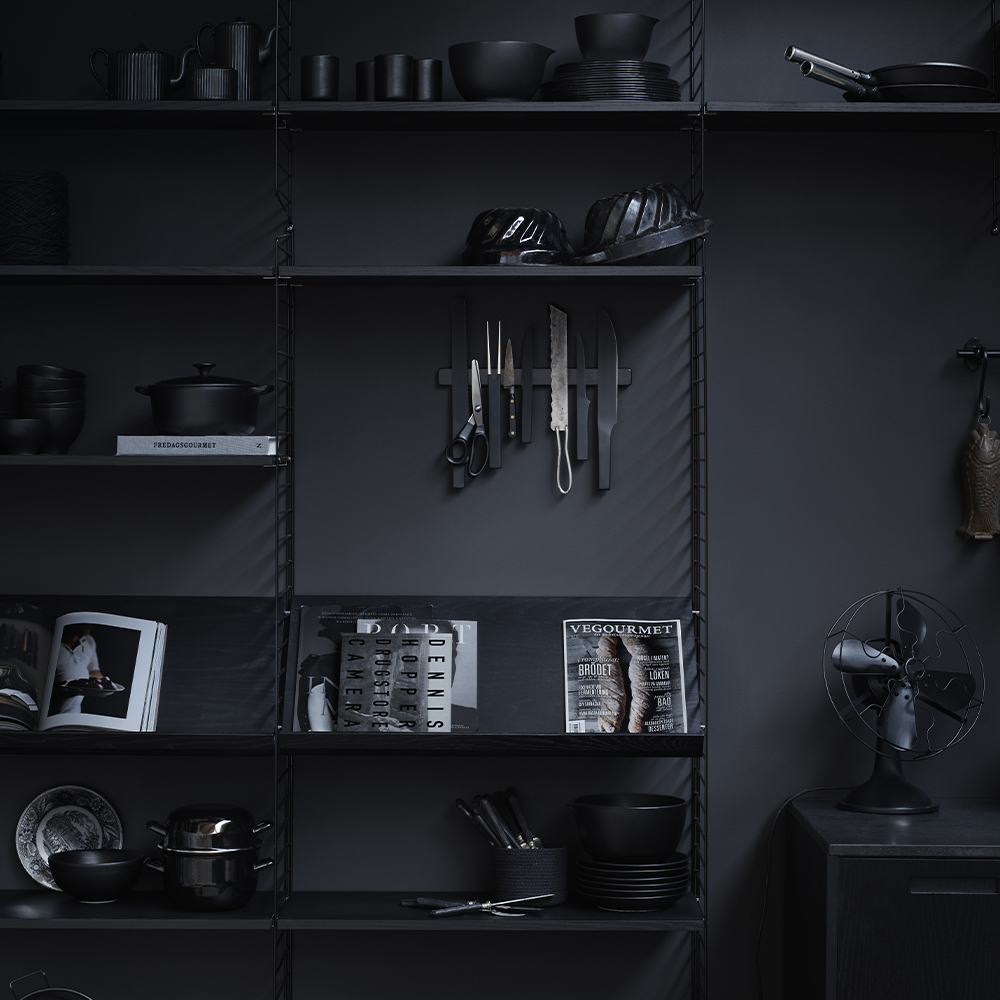 _0026_string-system-kitchen-black_stained_ash-closeup_portrait.jpg