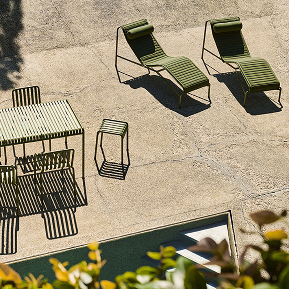 _0034_Palissade_Chaise_Longue_olive_Palissade_Chair_olive_Palissade_Stool_olive_Palissade_Table_olive.jpg