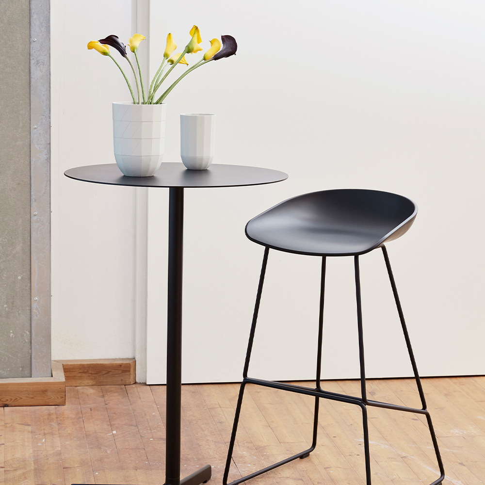 HAY-_0072_Neu_Table_high_round_anthracite_AAS_38_high_black.jpg