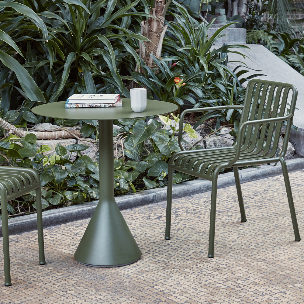 Hay-_0000s_0001s_0004_Palissade_Cone_Table_Palissade_Armchair.jpg