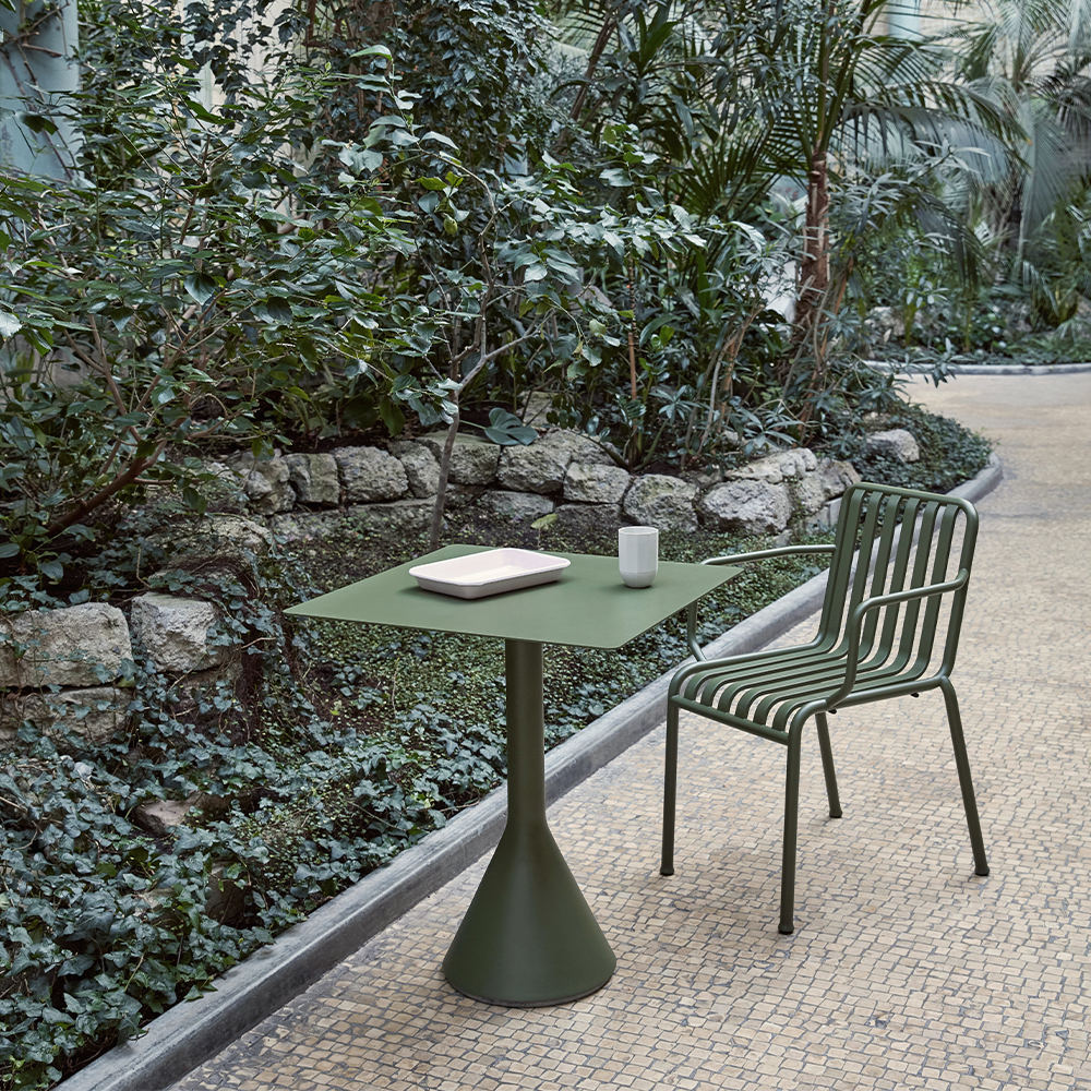 Hay-_0000s_0002s_0001_Palissade_Cone_Table_square_Palissade_Armchair.jpg
