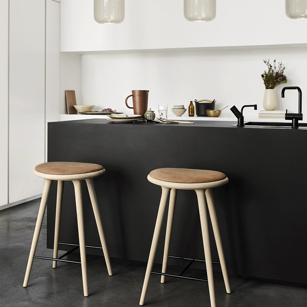 mater-high-stool_0013_MaterCampaign19_HighStool.jpg